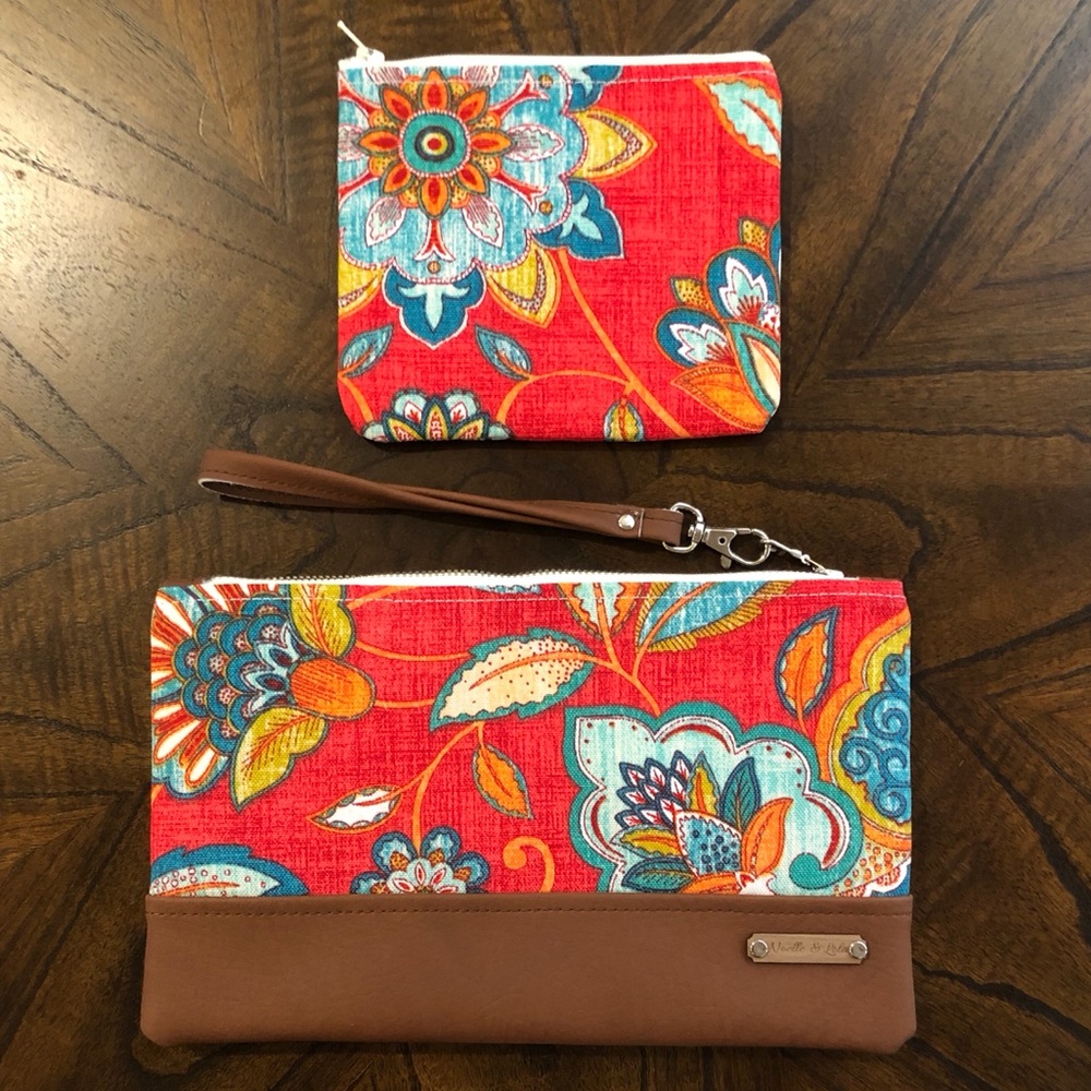 NEW! ❤️ Beautiful Vegan 10.5” Clutch & Matching Zippered Pouch NWOT